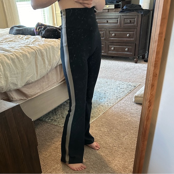 Abercrombie YPB sculptLUX flare leggings Onyx Colorblock - Picture 5 of 5